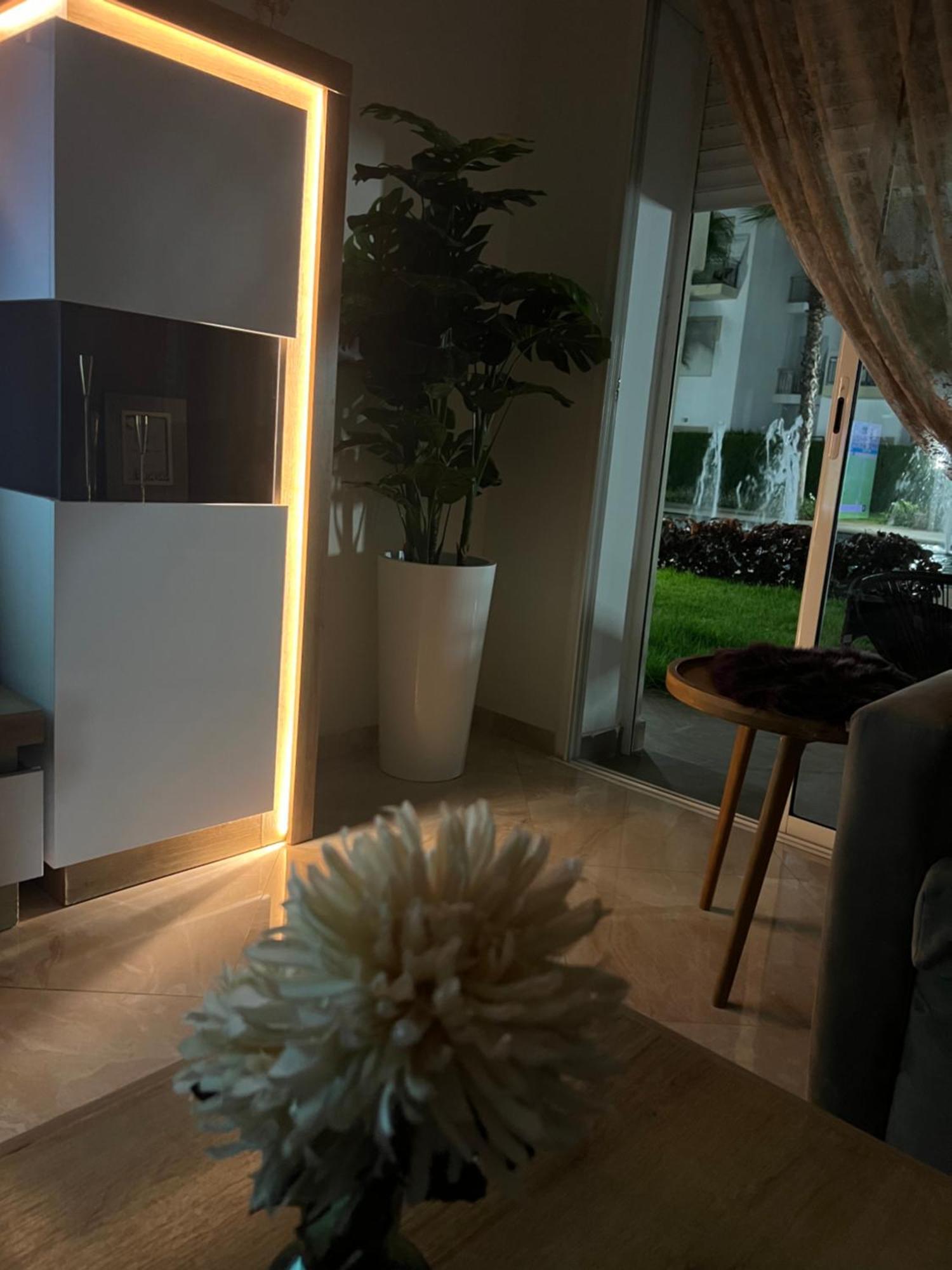 Appartement Apparemment De Luxe Vue Piscine